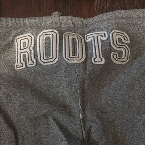 Roots Adult Small Gray Sweatpants